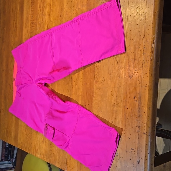 Magenta Title Nine capris, size 6 - Picture 1 of 13